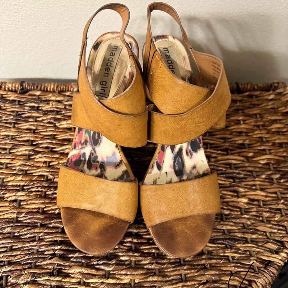Madden girl size 8